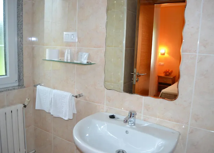 Pereirina Penzion Cee